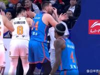 开云体育直播-外援球员力挽狂澜，帮助球队夺冠