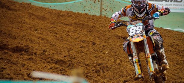 开云体育-赛道传奇，阿隆索驾驶阿斯顿马丁逆转威廉姆斯，刷新历史纪录