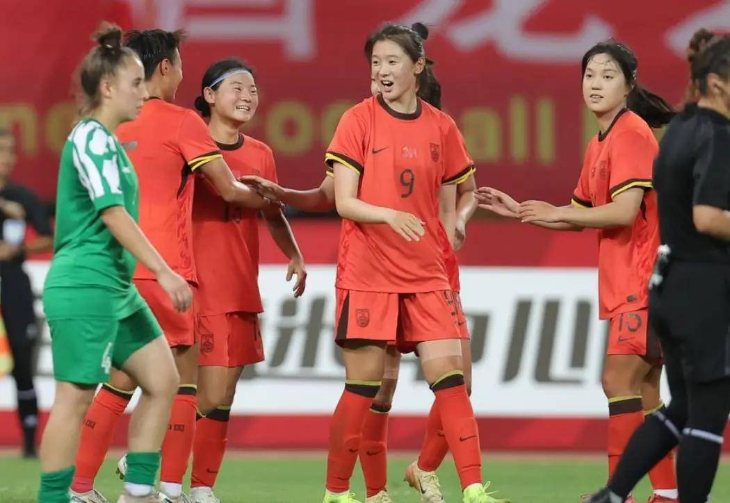 张某在女足比赛中表现出色,成为焦点 张某在女足比赛中表现出色,成为焦点