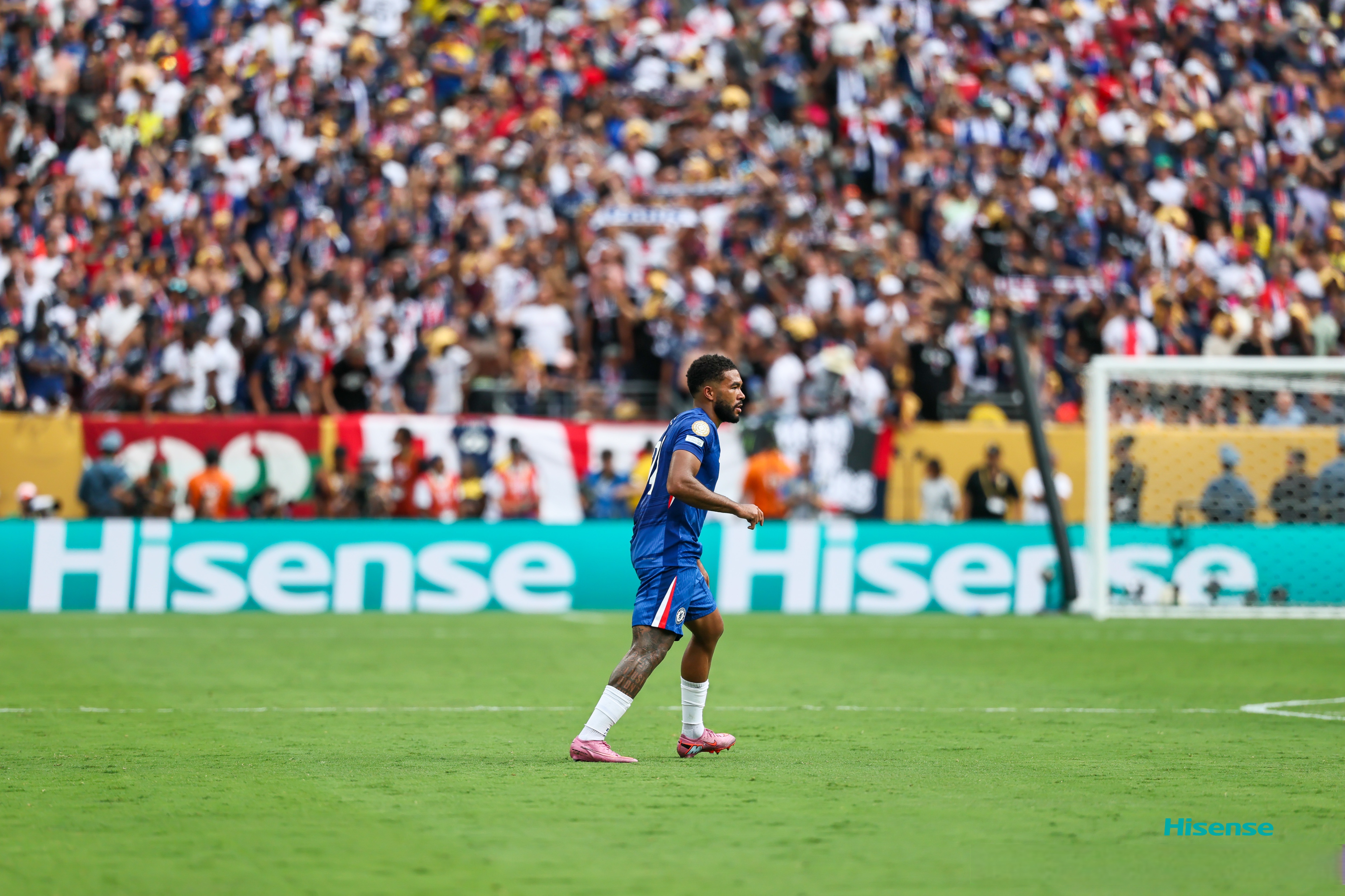 关于切尔西后防互相呼应稳固阵型，守住比分的信息