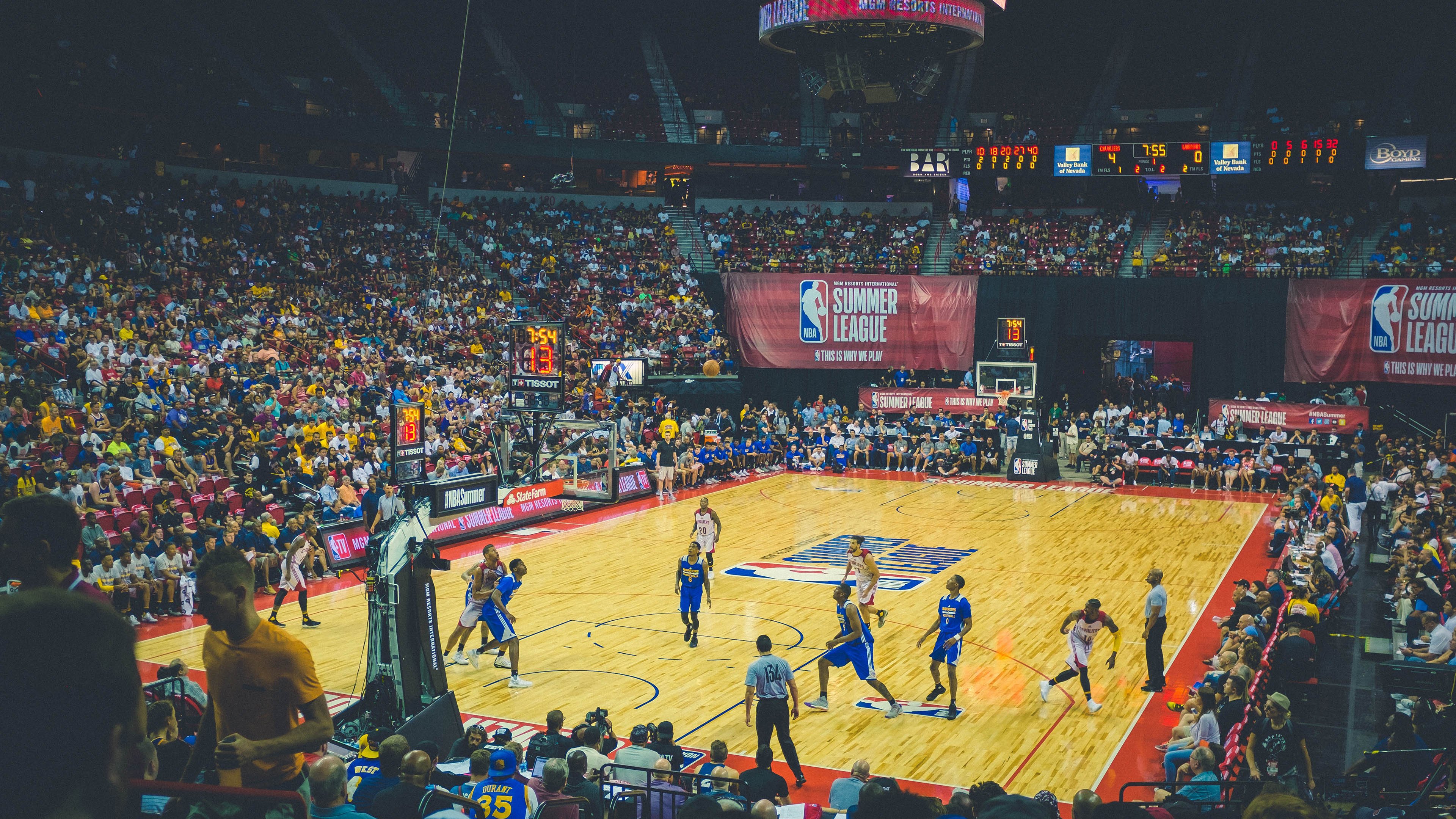 浓眉全程高能输出,太阳灼伤魔术,一场个人秀与团队胜利的完美结合