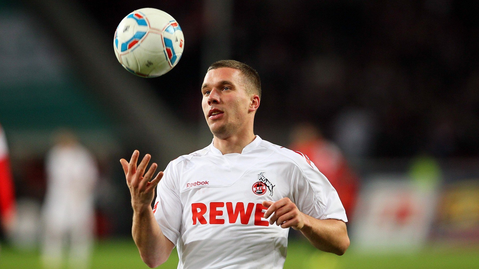 贝蒂斯收割丹麦新星，莱万数据封神背后的战术革命